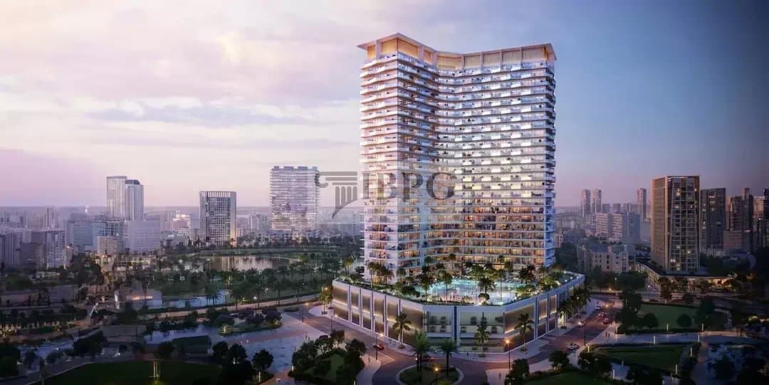 Luxury Dubai Apartment with Pool & Spa Facilities