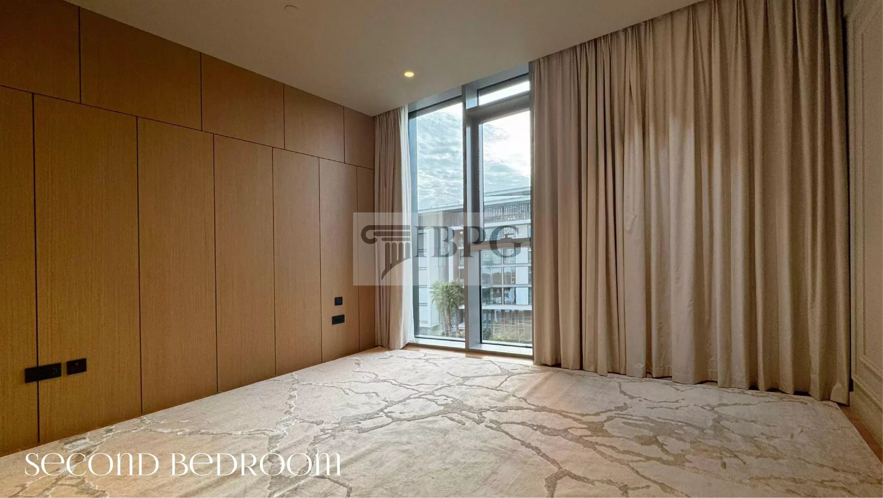 Luxurious 2-Bedroom Apartment in Vibrant Dubai 2