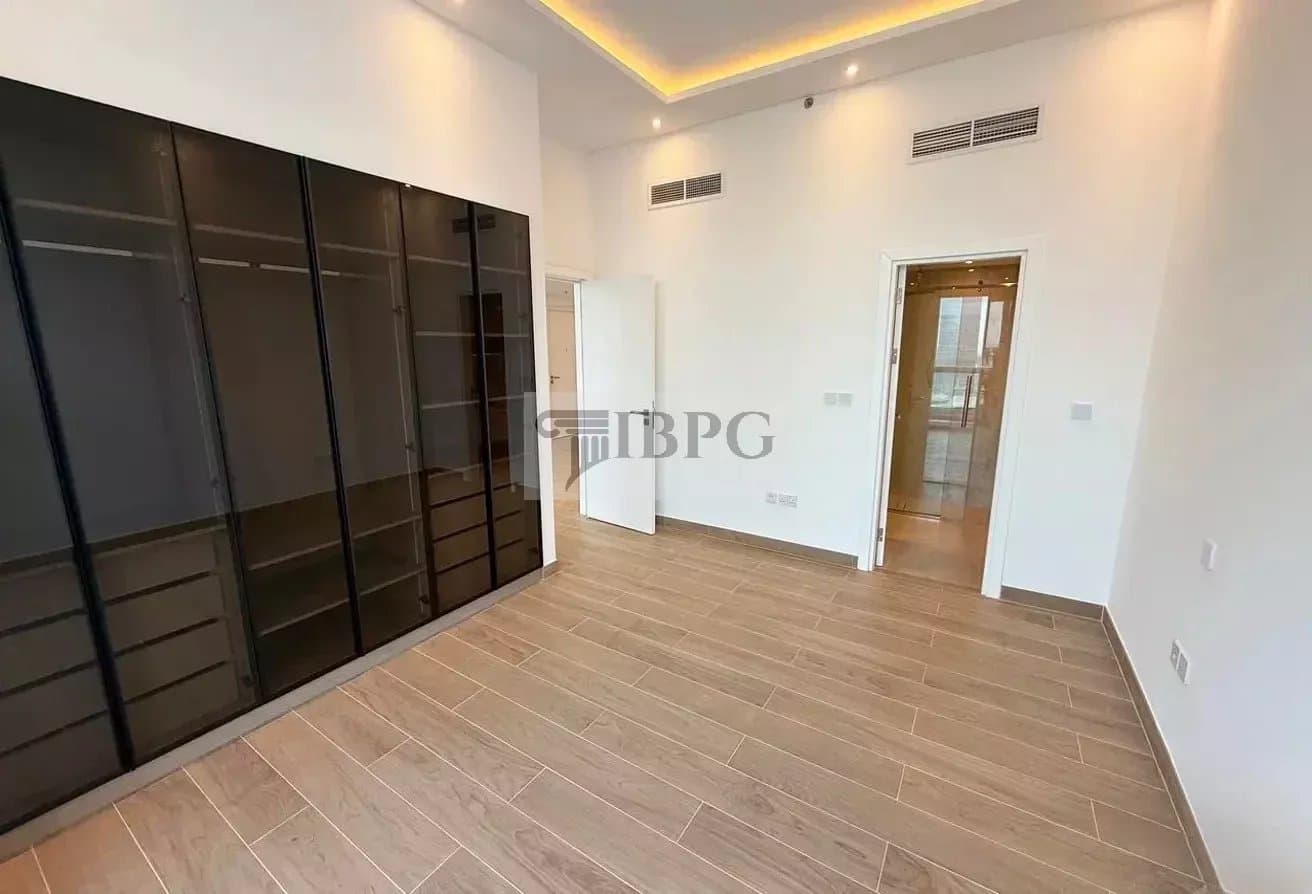 Marina View | Fully Upgraded | Near the Beach 2