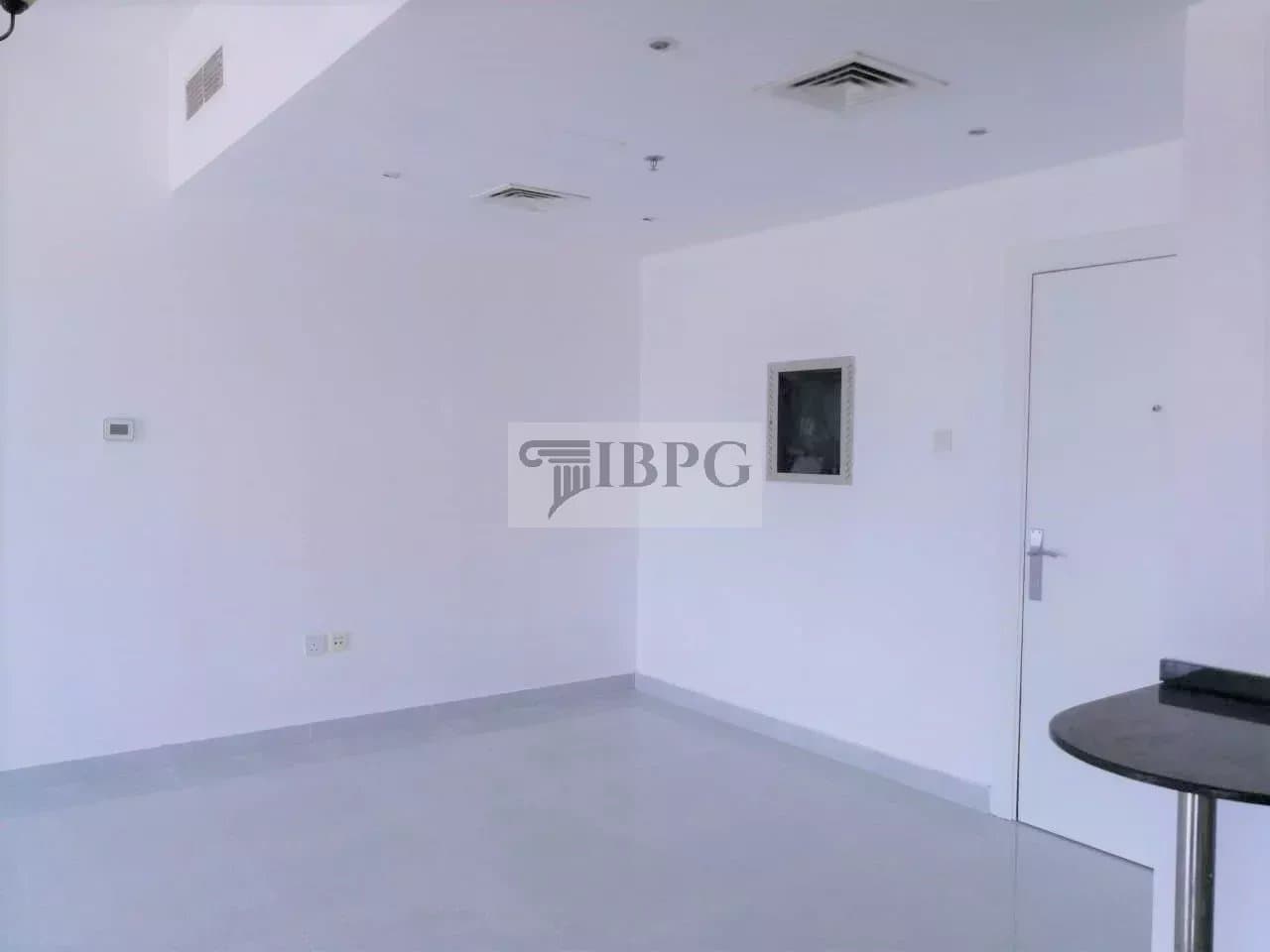 1-Bedroom Apartment with Balcony Diamond Views 3 2