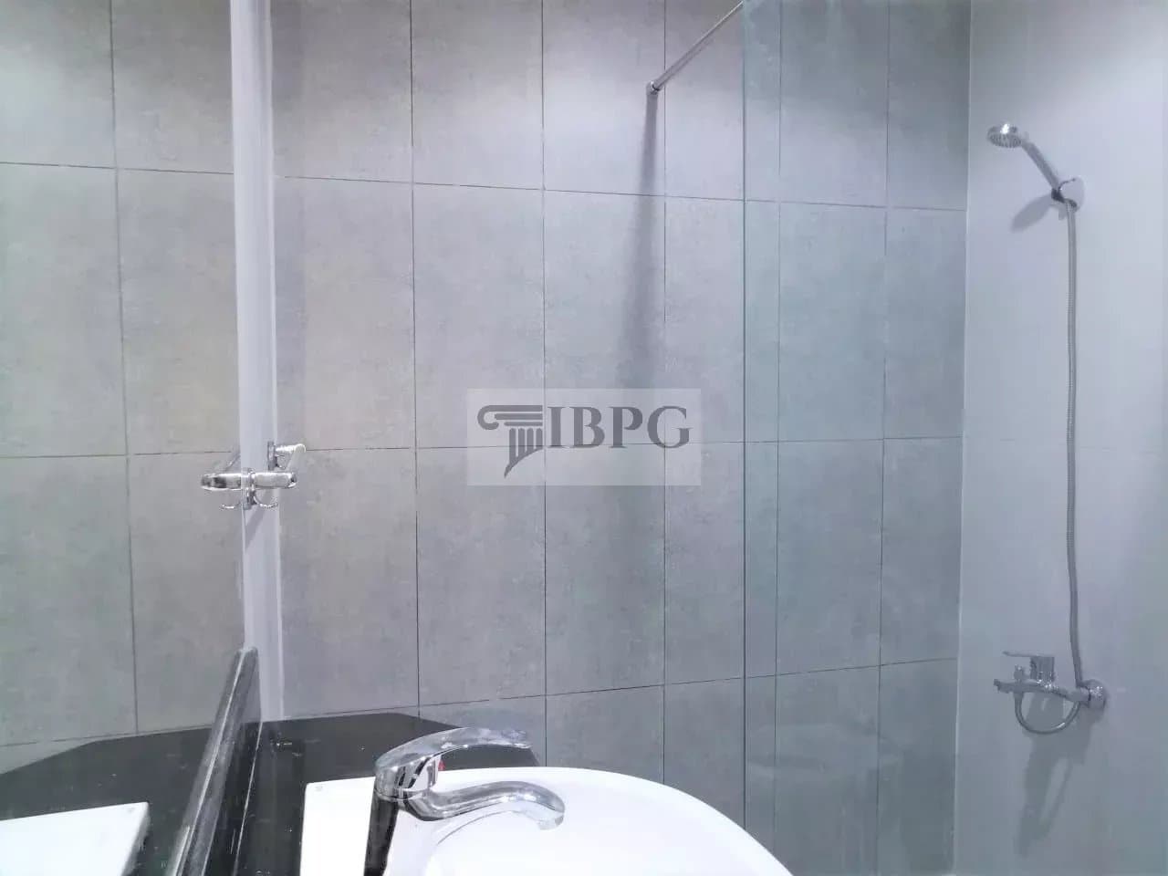 1-Bedroom Apartment with Balcony Diamond Views 3 5