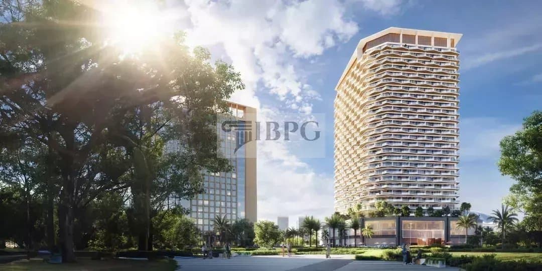 Luxury Dubai Apartment with Pool & Spa Facilities 3