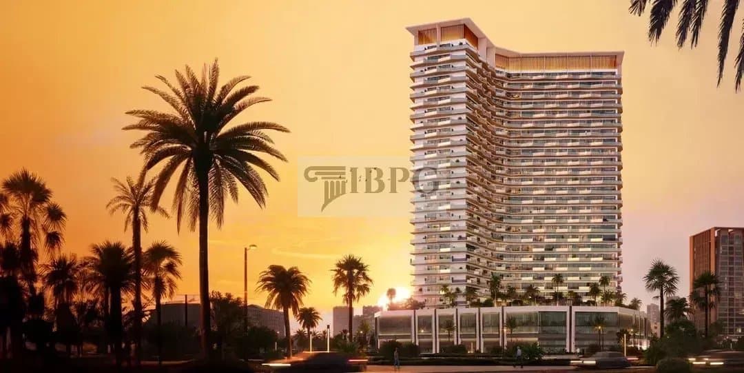 Luxury Dubai Apartment with Pool & Spa Facilities 4