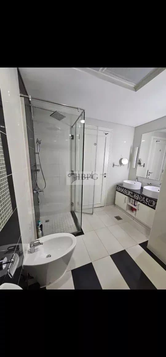 Luxury 1BR Apartment in Downtown Dubai | Ready to Move In 4