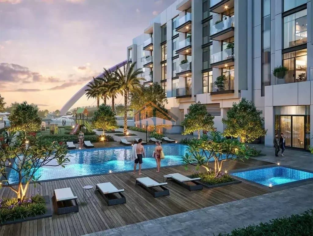 Elegant Waterfront Living in the Heart of the City 3